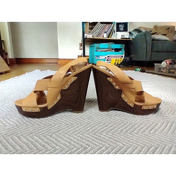 BCBGeneration Shoes - Y2K BCBG Tan Sandal Wedges, size 8